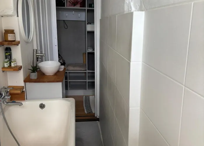 Apartmán затишна квартира-студія неподалік від вокзалу *